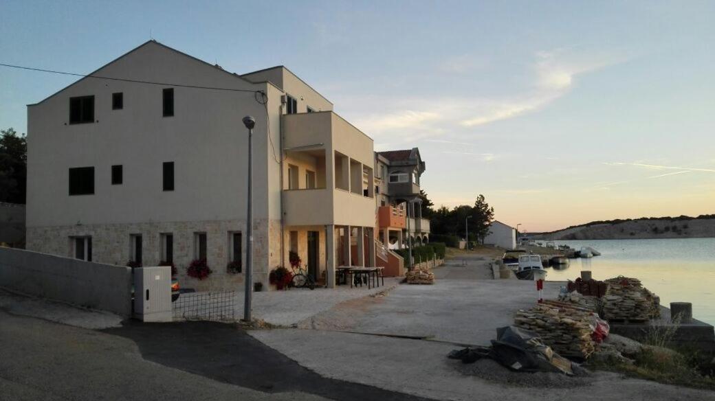 Apartments By The Sea Simuni, Pag - 18386 Колан Екстериор снимка